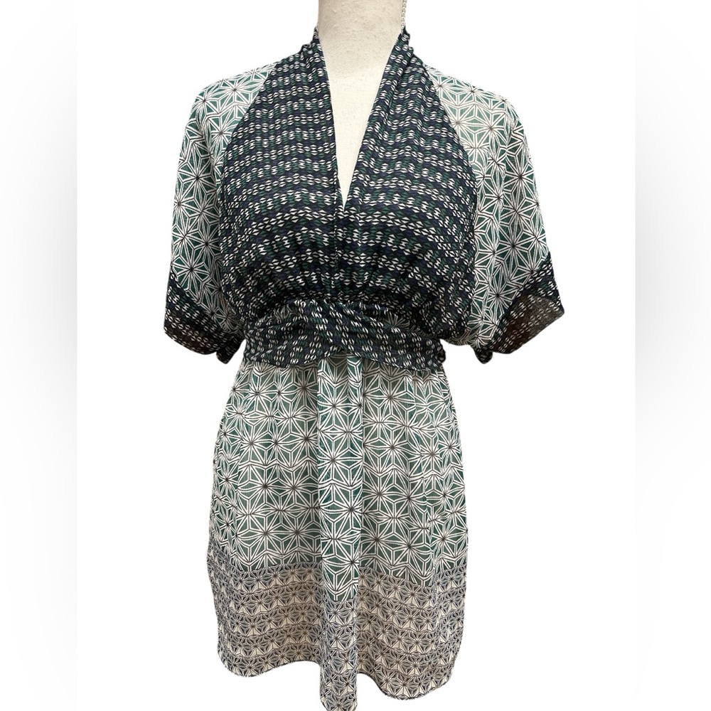 A Pea In The Pod Maternity Geometric Semi Sheer Top Tie Belt Shortsleeved Small